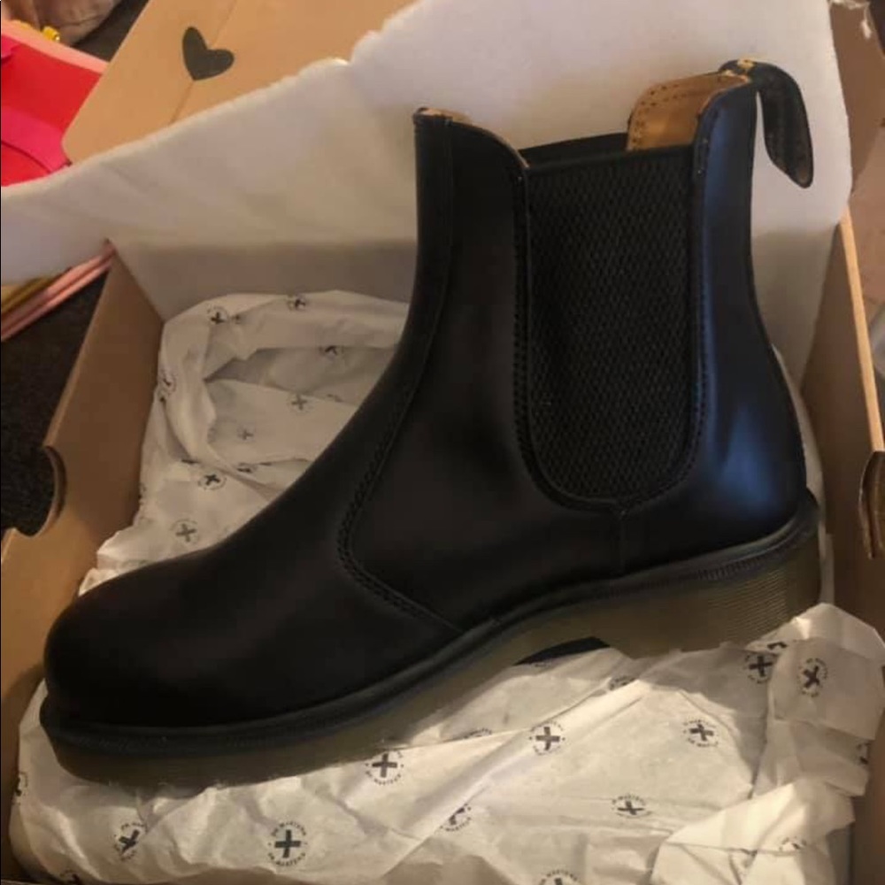 Dr. Marten Chelsea Boot (NWT)